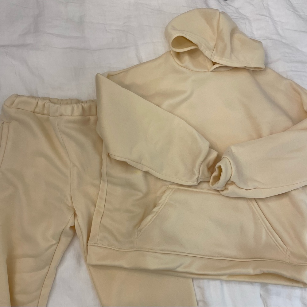 Sweatsuit - Picture 3 of 5